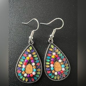 3/$30 NWT Multi-colored Tear Drop Beaded Earrings.